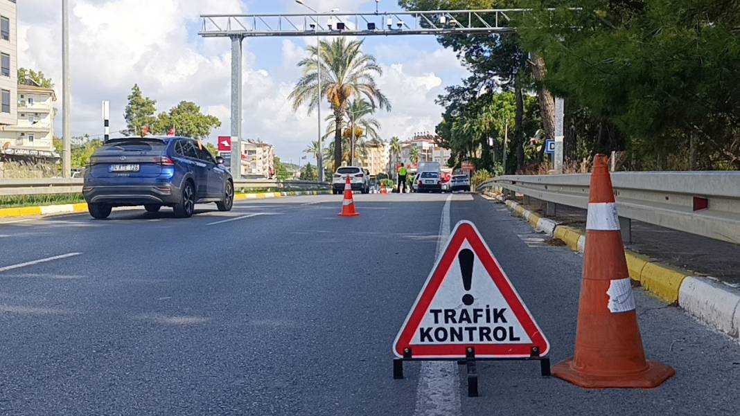 Cinayetten aranan kişi ölen birinin ehliyetiyle şoförlük yaparken yakalandı! 1